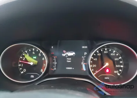 2018 Jeep Compass Latitude 4X4 z USA, uszkodzony, nr VIN 3C4NJDBB4JT153266